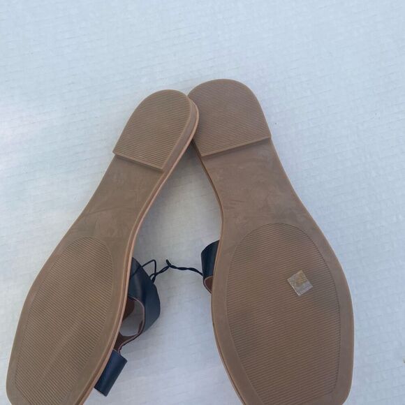 MADDEN GIRL Sternn Women’s Sandals Black Size 8 Flat Slip On New No Box - Picture 3 of 8